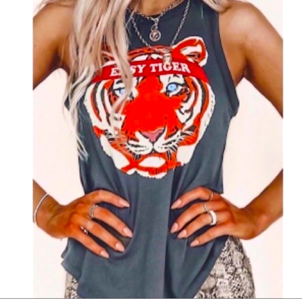 🐅 EASY TIGER 🐅 Blue 👀 With asymmetrical Curd Bottom of Tank Top